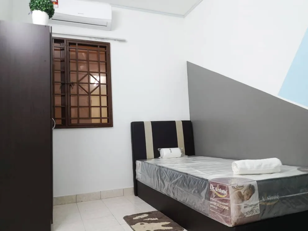 Palm Spring KD Fully Furnish Single Low Deposit 2 WhatsApp Image 2020 12 12 at 9.53.02 AM aa3e8f5b | RoomGrabs