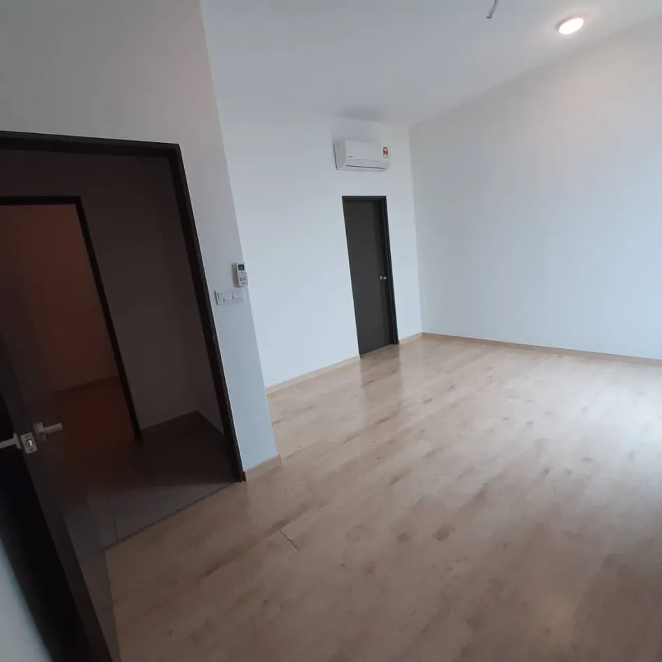 master 1 3bd16b32 - RoomGrabs
