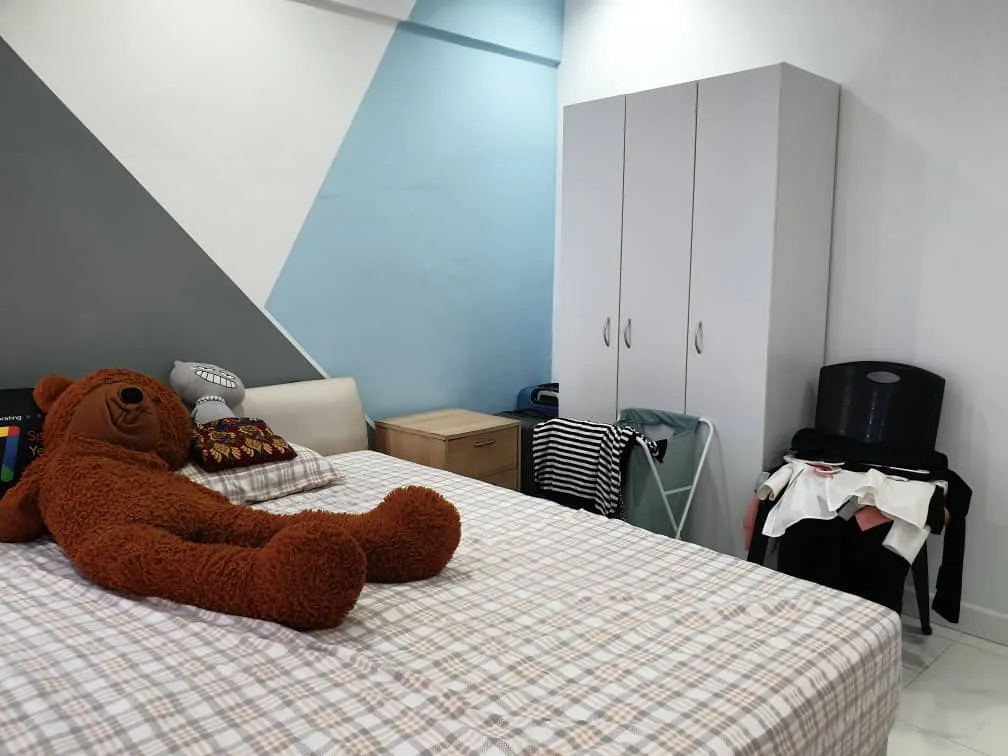 DC4 e5e6b689 | RoomGrabs