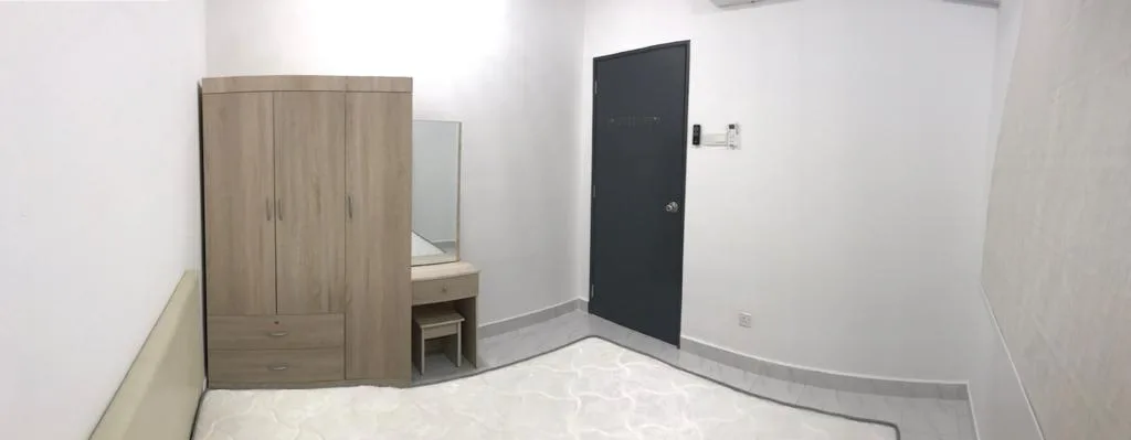 AD8A901E 030E 4F55 A305 42A51A0C8752 904383de | RoomGrabs