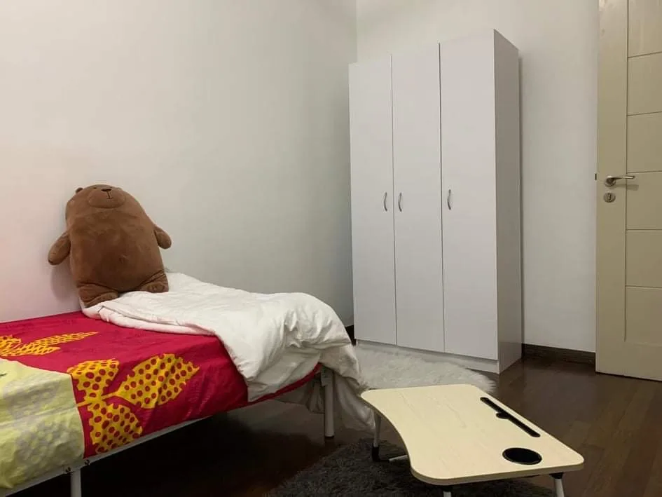 569C3726 BAD5 4D7F A703 1889313EB98F c2ac9af7 | RoomGrabs
