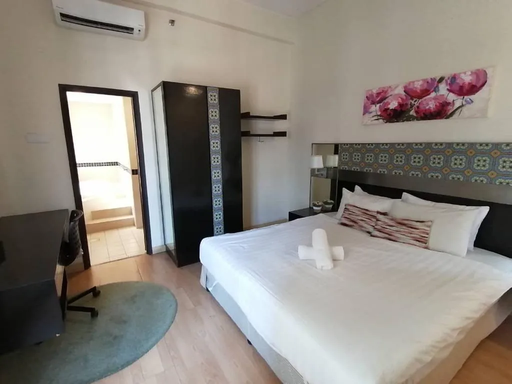 Celyon Bedroom c774e617 - RoomGrabs