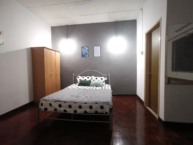 photo 1d884eb3 - RoomGrabs