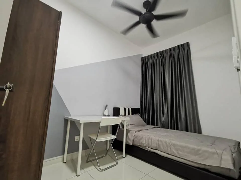 ROOM 3 a47dae07 | RoomGrabs