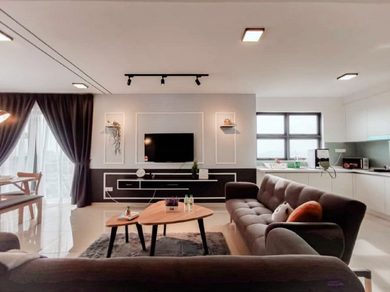 Ekocheras | Modern 2R2B Deluxe Suite 3 TV view a672b68e - RoomGrabs