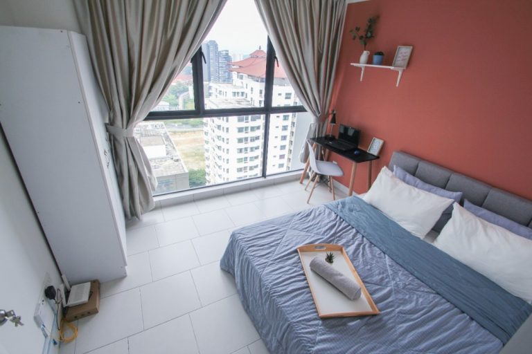 Medium Queen bed room at Astetica Residences 3 4 104fba4e - RoomGrabs