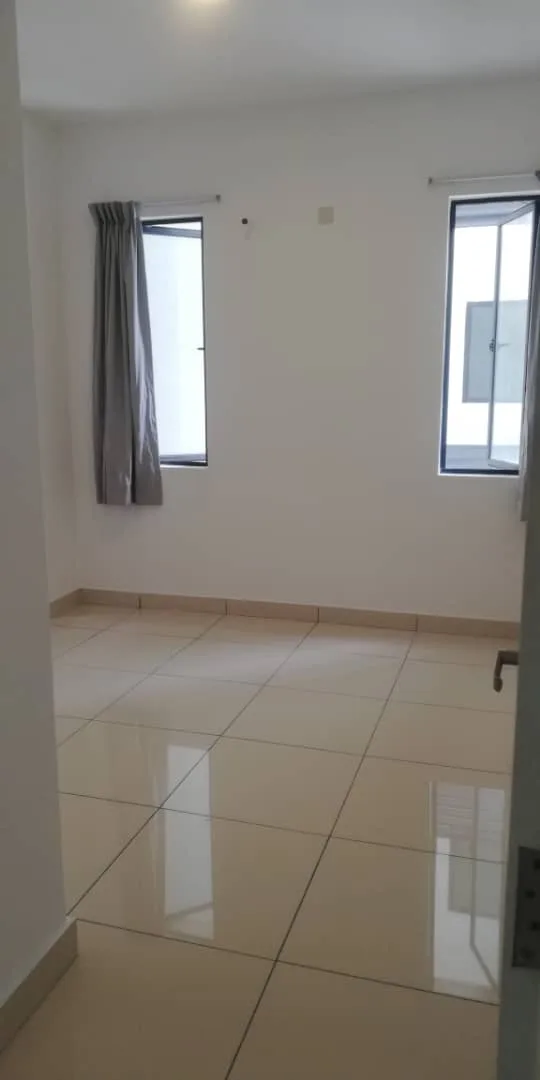 F29D9412 DD0D 403F 90E9 C20AFCFE3386 67dc8f77 | RoomGrabs