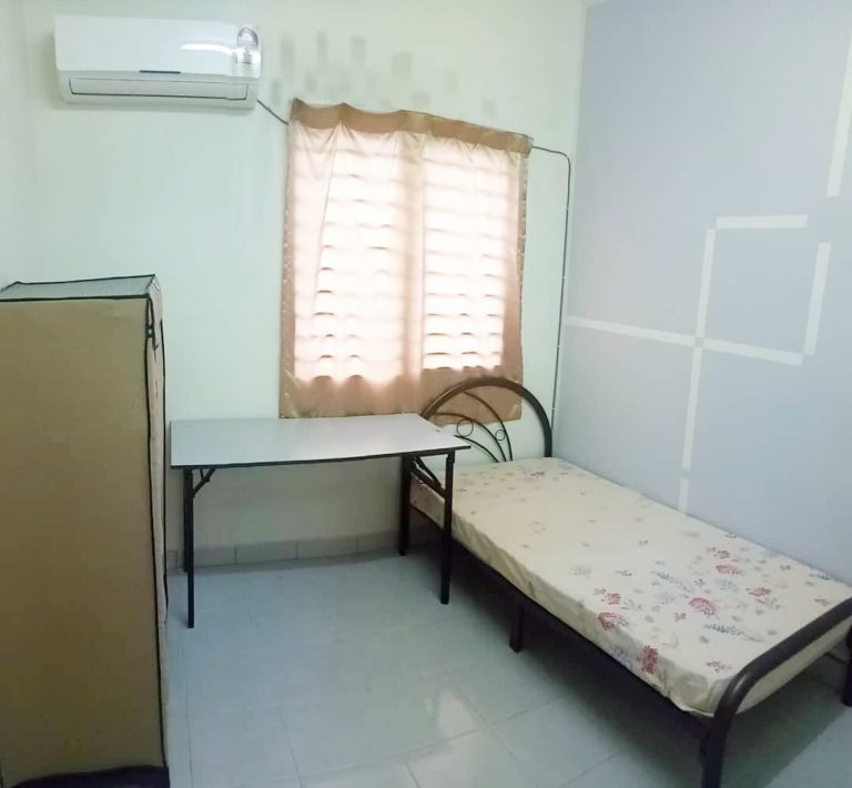 IMMEDIATE MOVE IN Walking Distance to MRT and Bus Station 3 photo d542340a - RoomGrabs