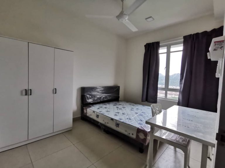 Master room for rent at Damansara Damai 3 MASTER ROOM 800 e4d43062 - RoomGrabs