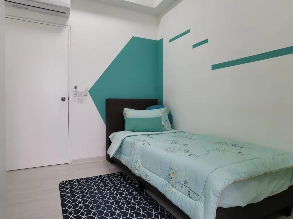 MEDIUM ROOM RM 740 2 bb6198cf | RoomGrabs