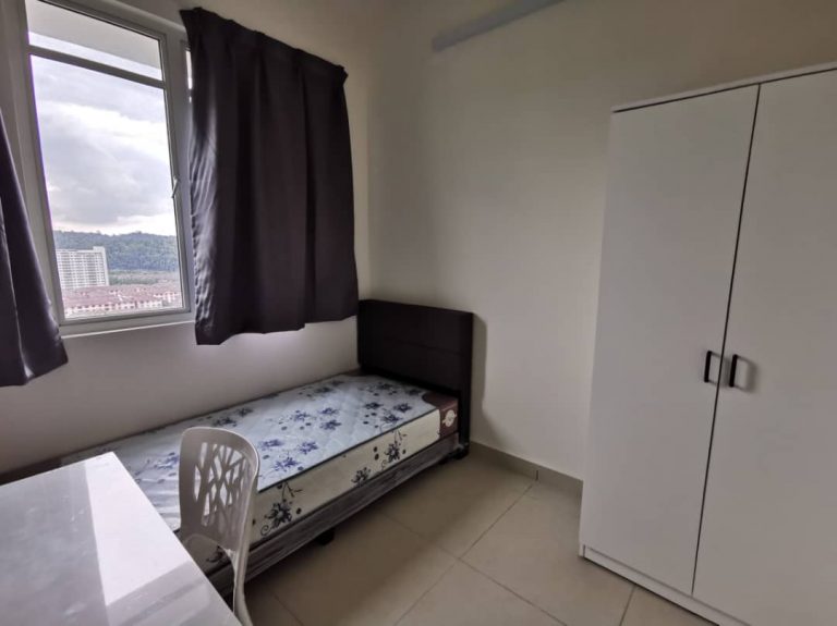 MEDIUM ROOM RM750 DAMANSARA 104679fb - RoomGrabs