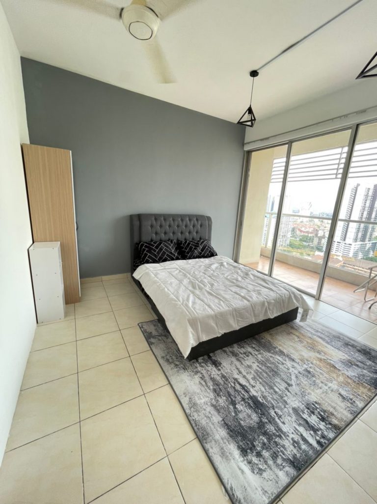 👩🦰Female Unit Middle Room with Free Utilities @ PV13 3 WhatsApp Image 2022 04 25 at 1.54.43 PM 19dfe01e - RoomGrabs