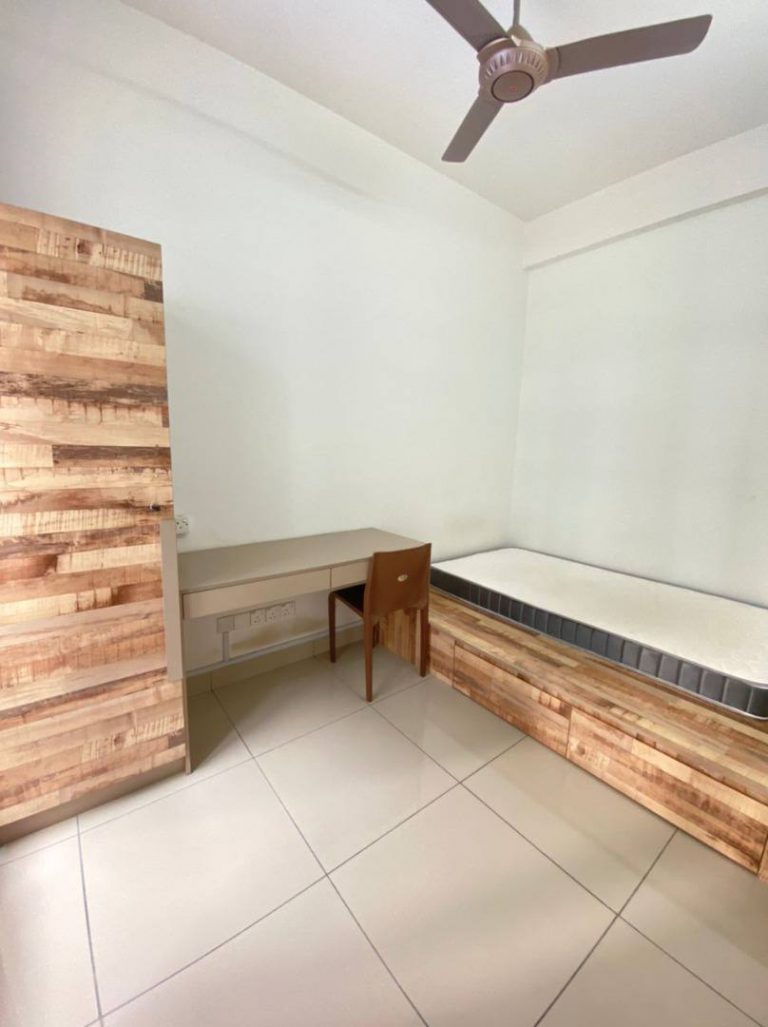 💥Affordable Middle Room with Customized Furniture for rent! 3 photo1653842031 6 208bebba - RoomGrabs