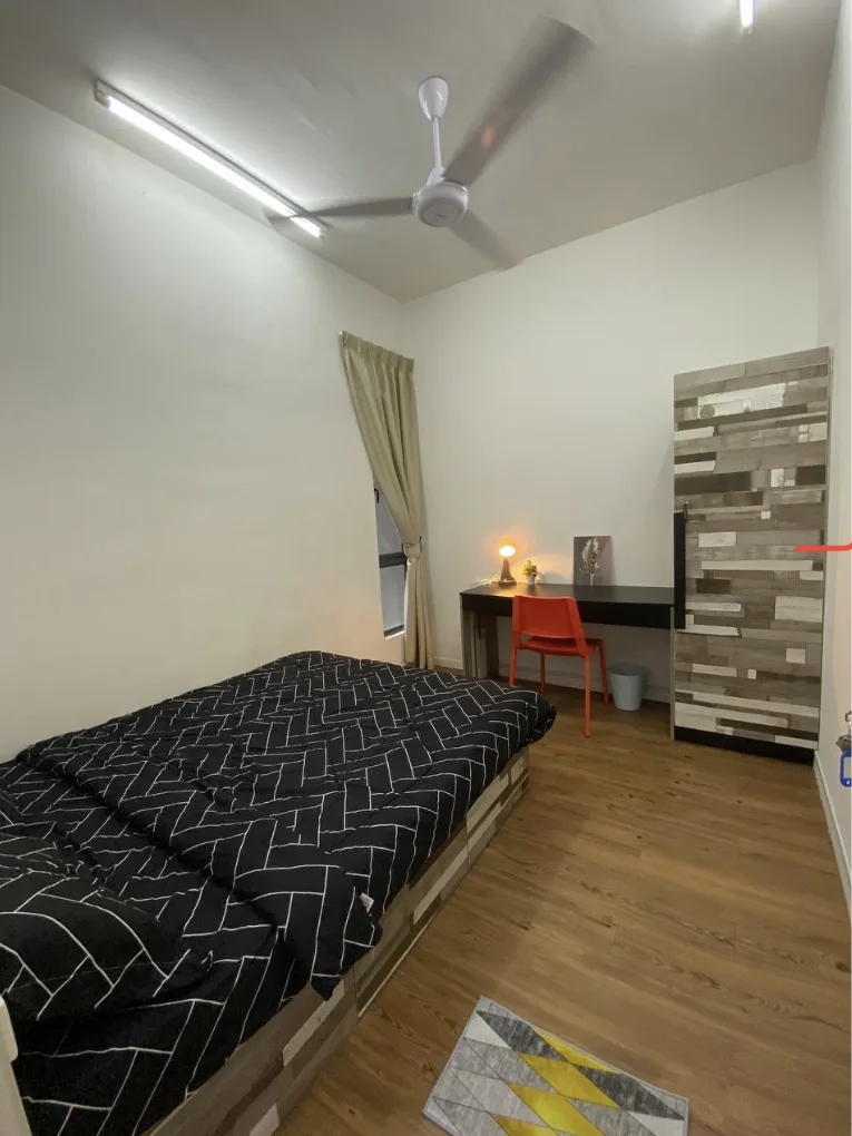 2BD86828 ABE8 4E16 818E A5EF589F4C1B 892d329d - RoomGrabs
