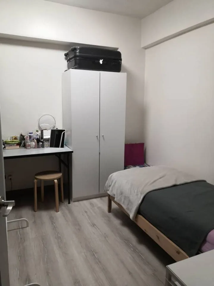 Small Room cb14792a - RoomGrabs