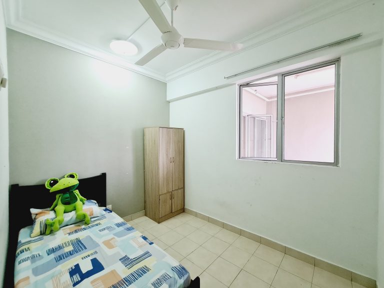 1.4me Koi Tropika 4 4bbb71dc | RoomGrabs