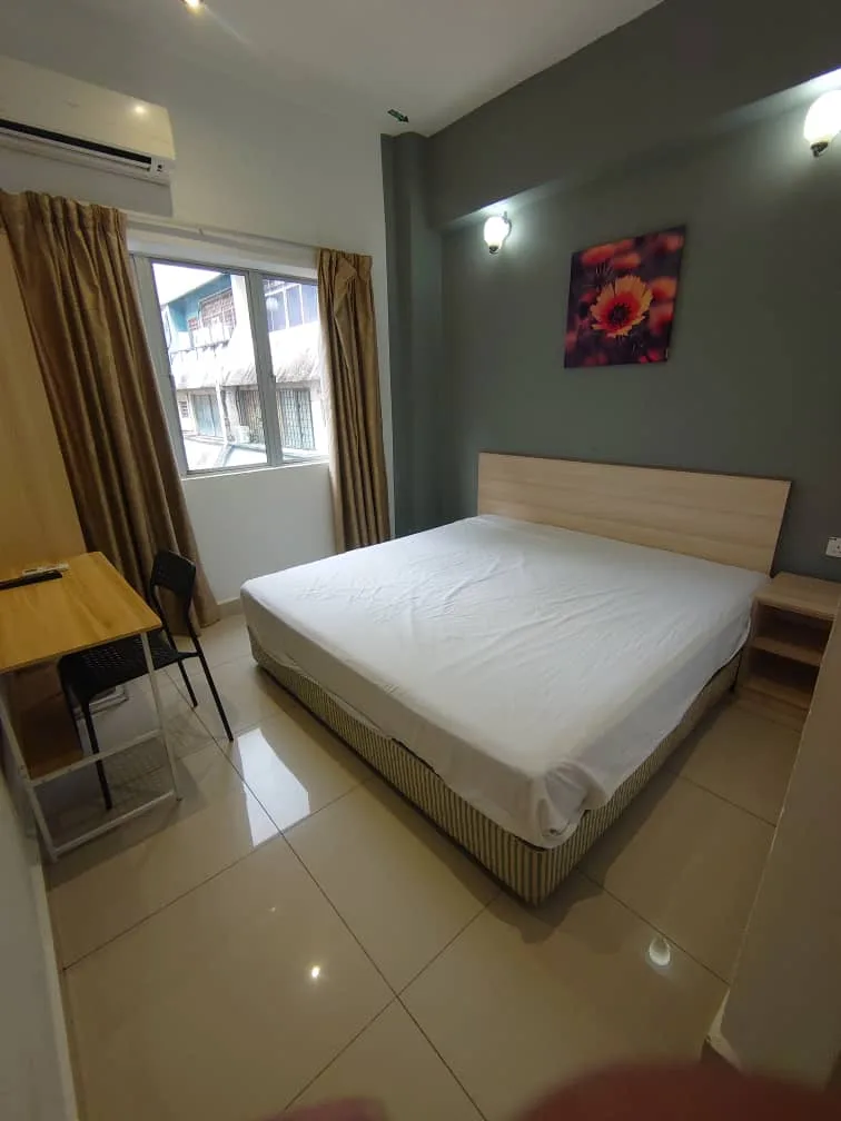 046A6A71 E6FE 4707 AC5E 413DA76F6E92 69a0f27e | RoomGrabs