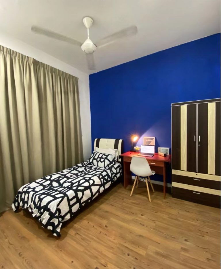 Big Single Room 700 1 6807bf7f | RoomGrabs
