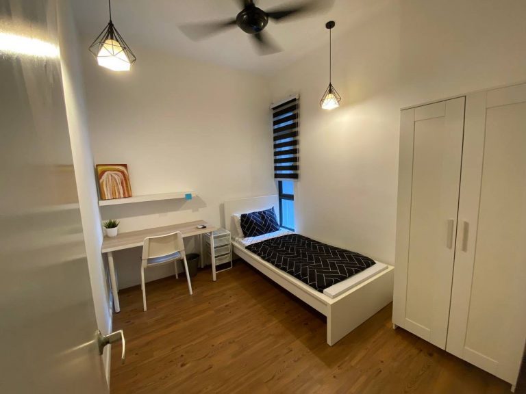 CE06193A 0C21 4C00 BCD9 8ED5E0FB0CD8 ee9d738b | RoomGrabs