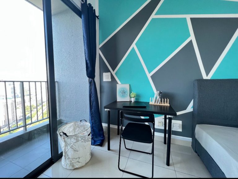 KuchaiKuchai Lama @ The Hermington Balcony Room 2+1 deposit room 3 PB 5 a3f64110 - RoomGrabs