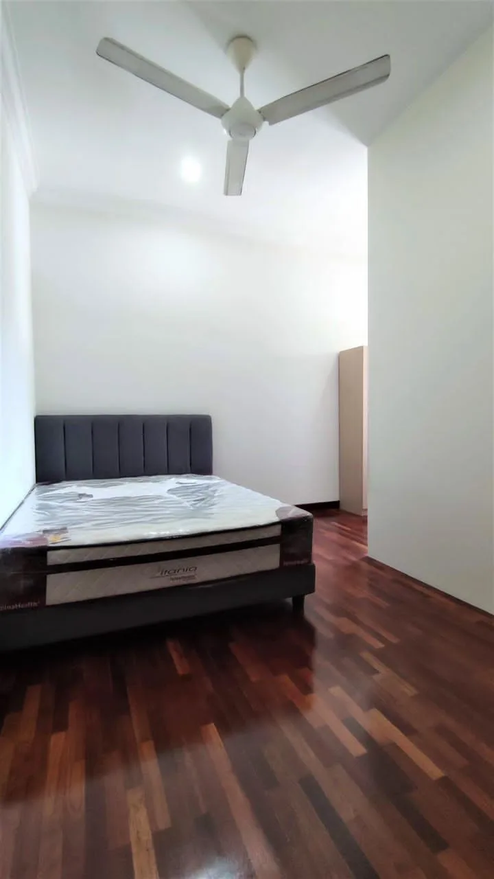 SD 1 1 6fffd4a4 - RoomGrabs