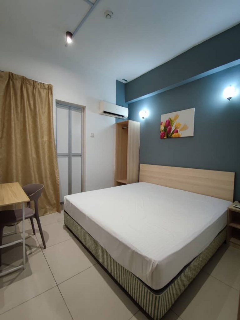 Setia Indah Middle Room with Aircond 3 WhatsApp Image 2022 09 08 at 10.18.47 AM 8444024b - RoomGrabs