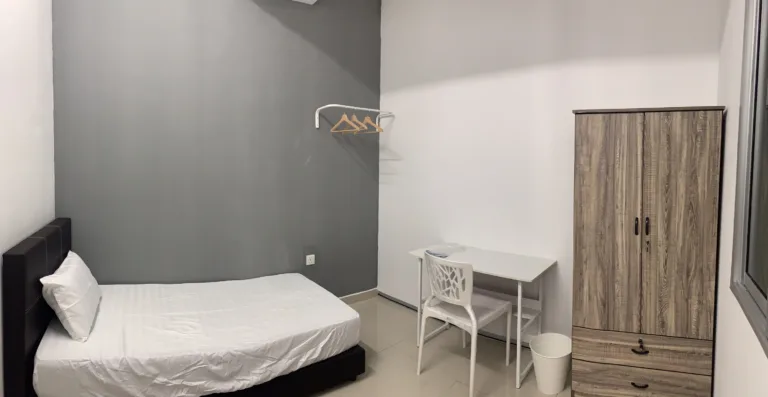 6025AD77 78D0 4090 B17E 691B947983BC 83591b05 | RoomGrabs