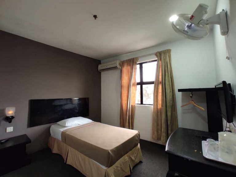 Room Rent At Bandar Puchong Jaya Near To LRT IOI Puchong 3 IMG 20210810 WA0006 ad70703e - RoomGrabs