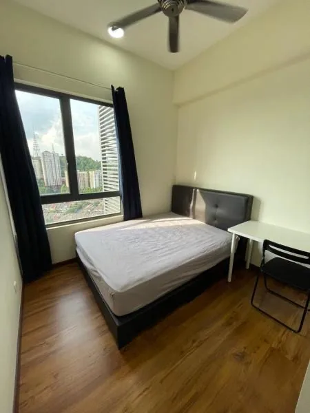 Middle Room w FREE Utilities โก๏ธ WiFi ๐ถ @ The Petalz 3 IMG 3927 8fb9e9f9 - RoomGrabs