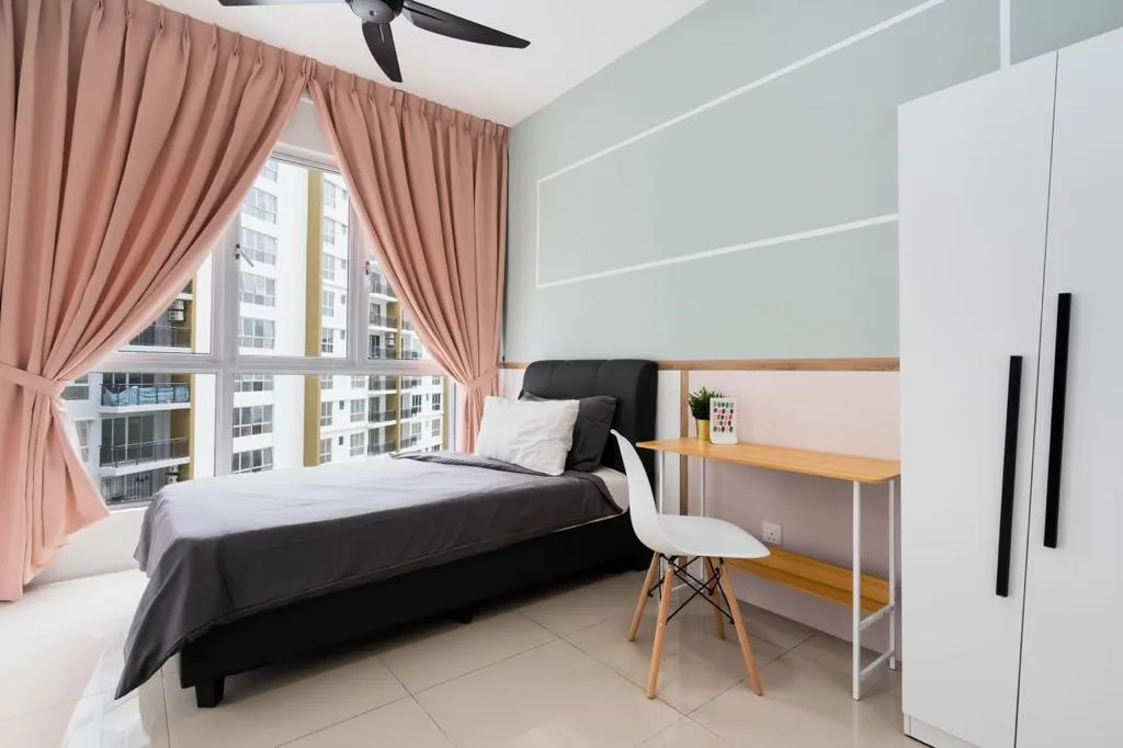 Fully Furnished Medium Room for Rent at Platinum Splendor Jalan Semarak 11 SPL R3 8 8f364e41 | RoomGrabs