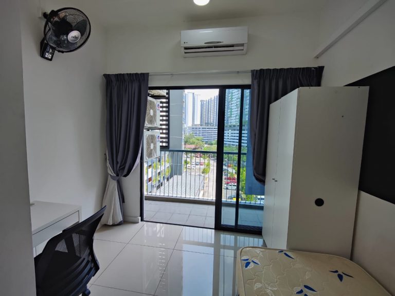Single Balcony Room @ Shah Alam Sek.22 3 WhatsApp Image 2022 04 02 at 20.55.31 0bfb4eba - RoomGrabs