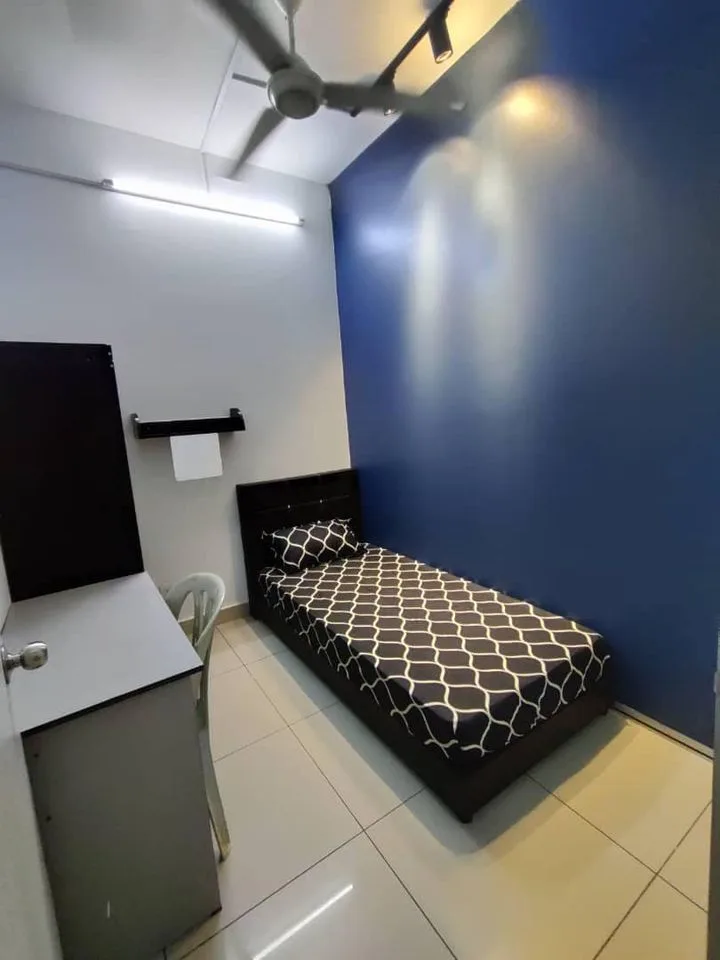 302129002 10226128760917903 9222311730809413228 n c458ec23 - RoomGrabs
