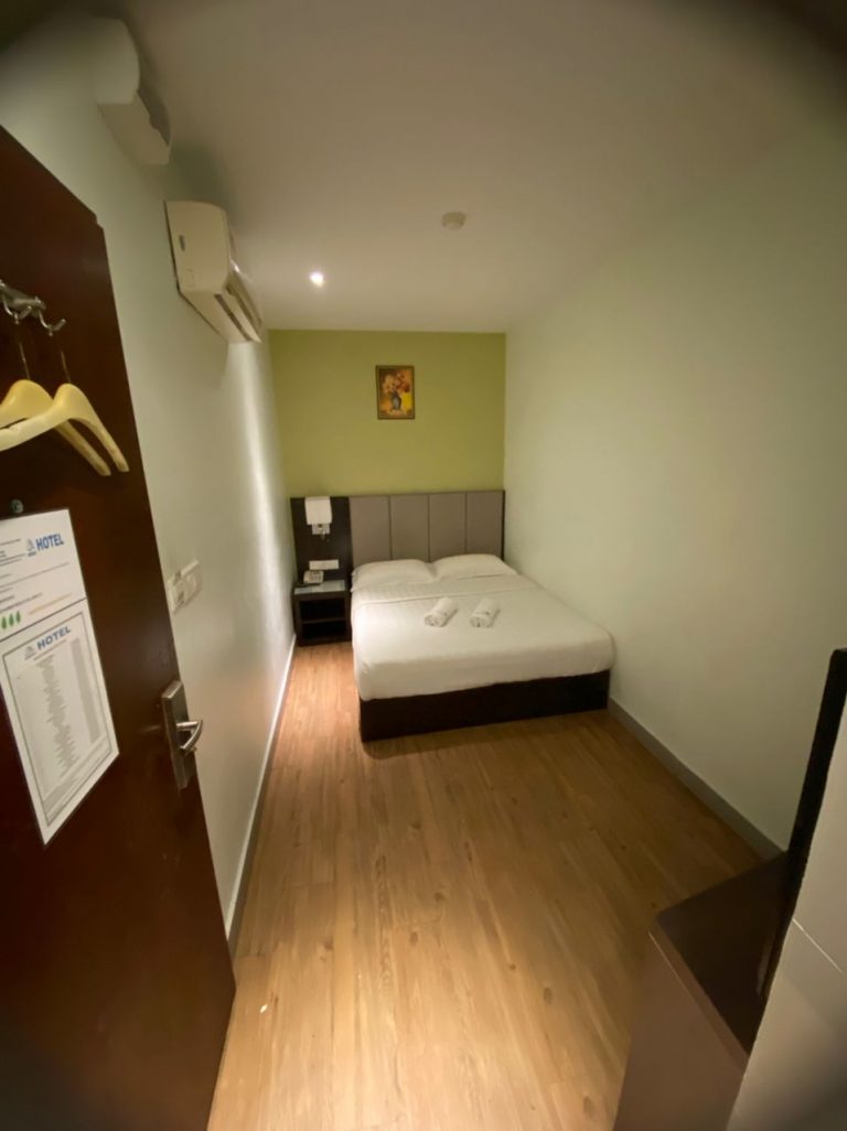 900 ee6a7aa7 - RoomGrabs