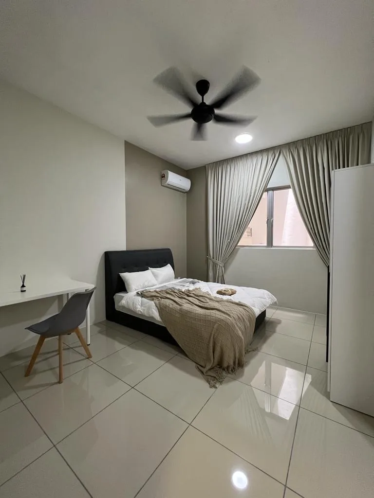 C52ADBAB 988F 4788 A94A 04B20DA0D8F8 29ef2cc1 - RoomGrabs