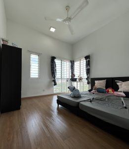 MB2 4bc0a43d - RoomGrabs