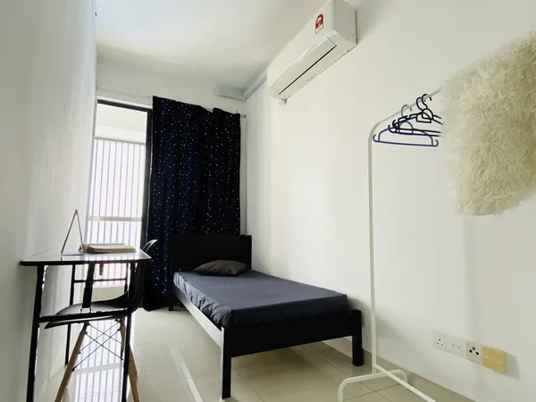 Partition4 9632a827 - RoomGrabs