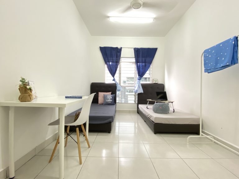 MASTER BEDROOM 2 - RoomGrabs