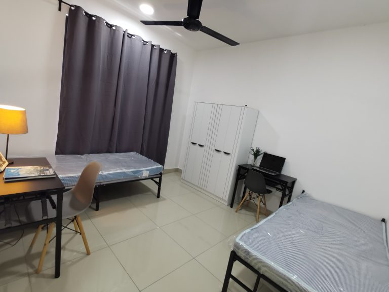 Move In Condition Master Room Walking Distance to Tarumt Taruc - RoomGrabs