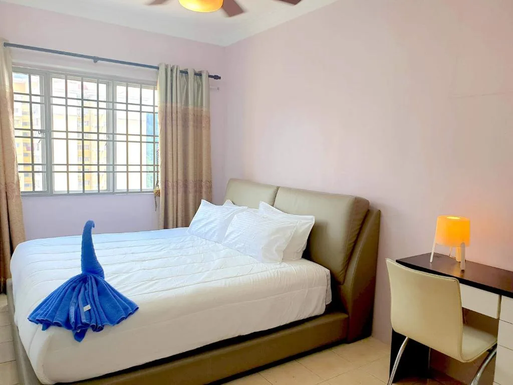 195573483 | RoomGrabs