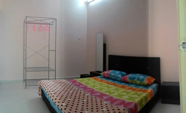 Middle room 1 | RoomGrabs