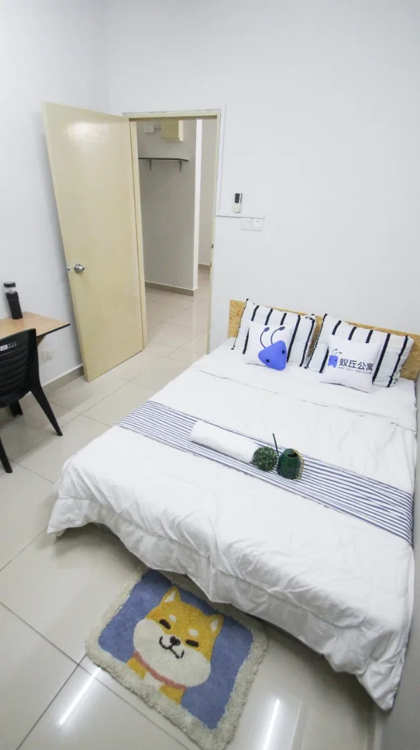 Room1.3 - RoomGrabs