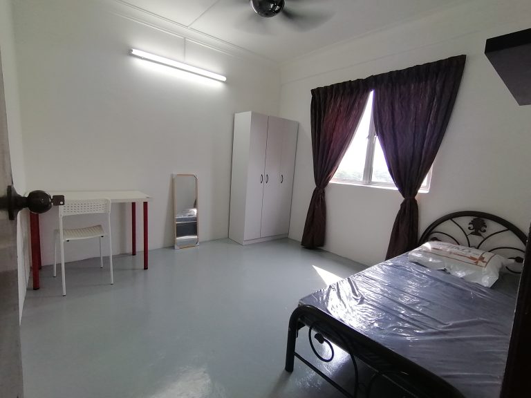 Bilik Master Bukit Puchong 1 | RoomGrabs