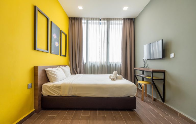 7 mins walk to LRT Pudu and Times Square. 3 Frame Hotel KL 18 - RoomGrabs