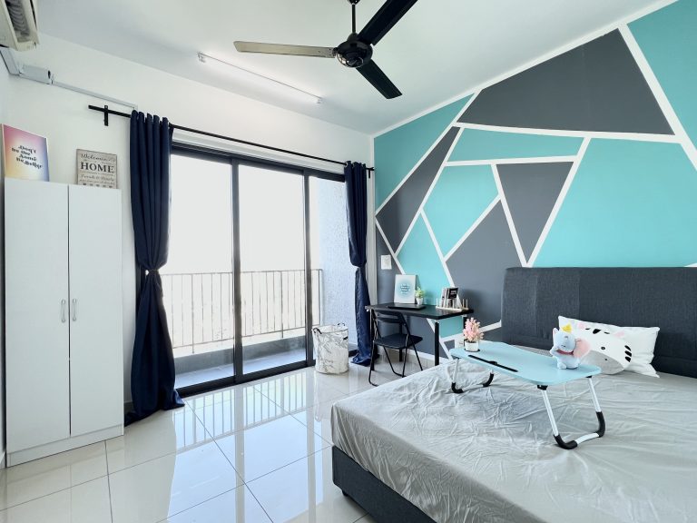 HERMINGTON KUCHAI LAMA BALCONY ROOM FOR RENT 3 PB 1 - RoomGrabs