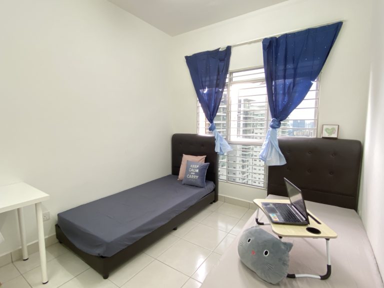 SKY AWANI 1 MASTER BEDROOM 4 - RoomGrabs