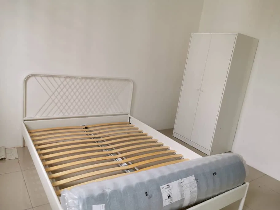 master bed - RoomGrabs