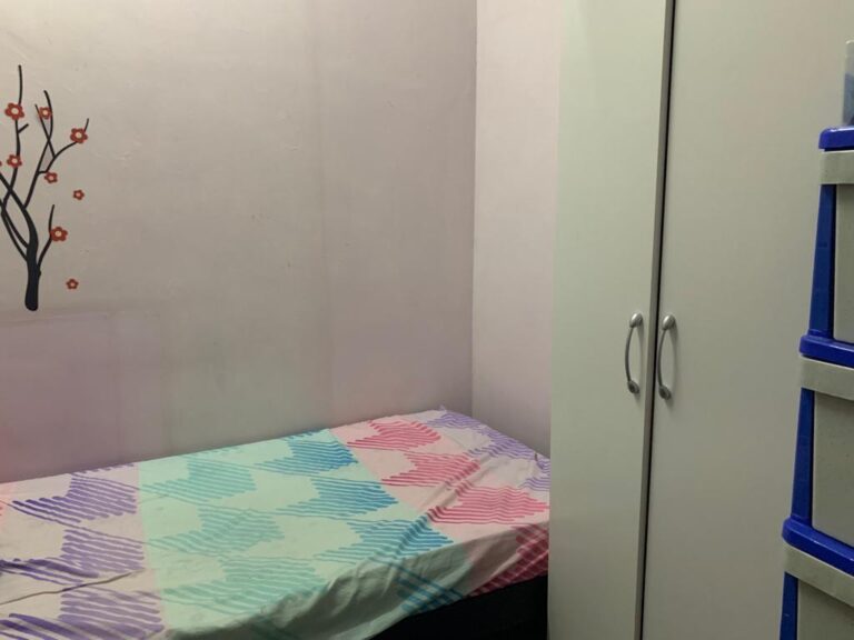 Taman Sri Serdang Room for rent 3 2945dff0 5017 4207 a85d 32af24ac693b - RoomGrabs