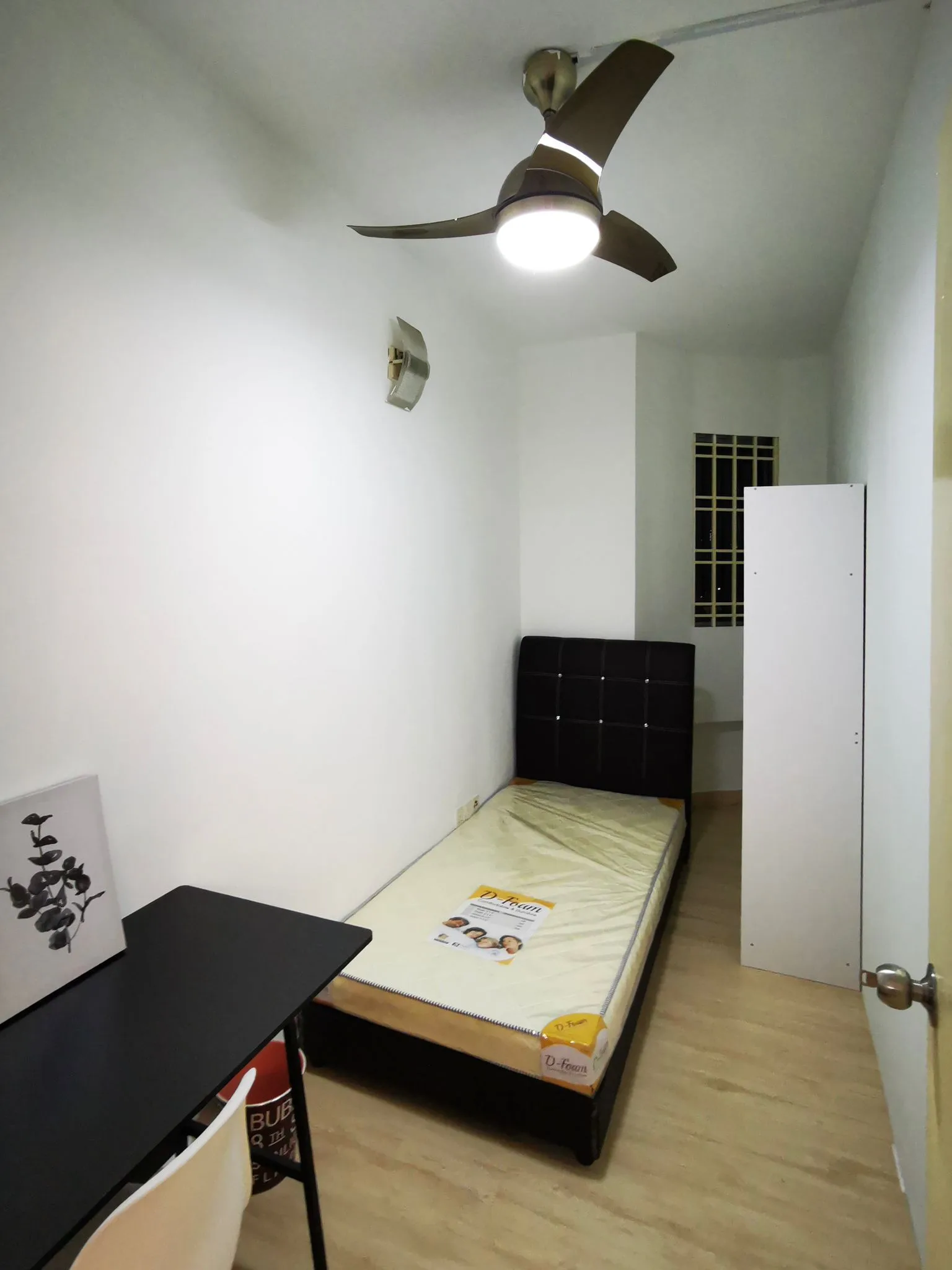 4 | RoomGrabs