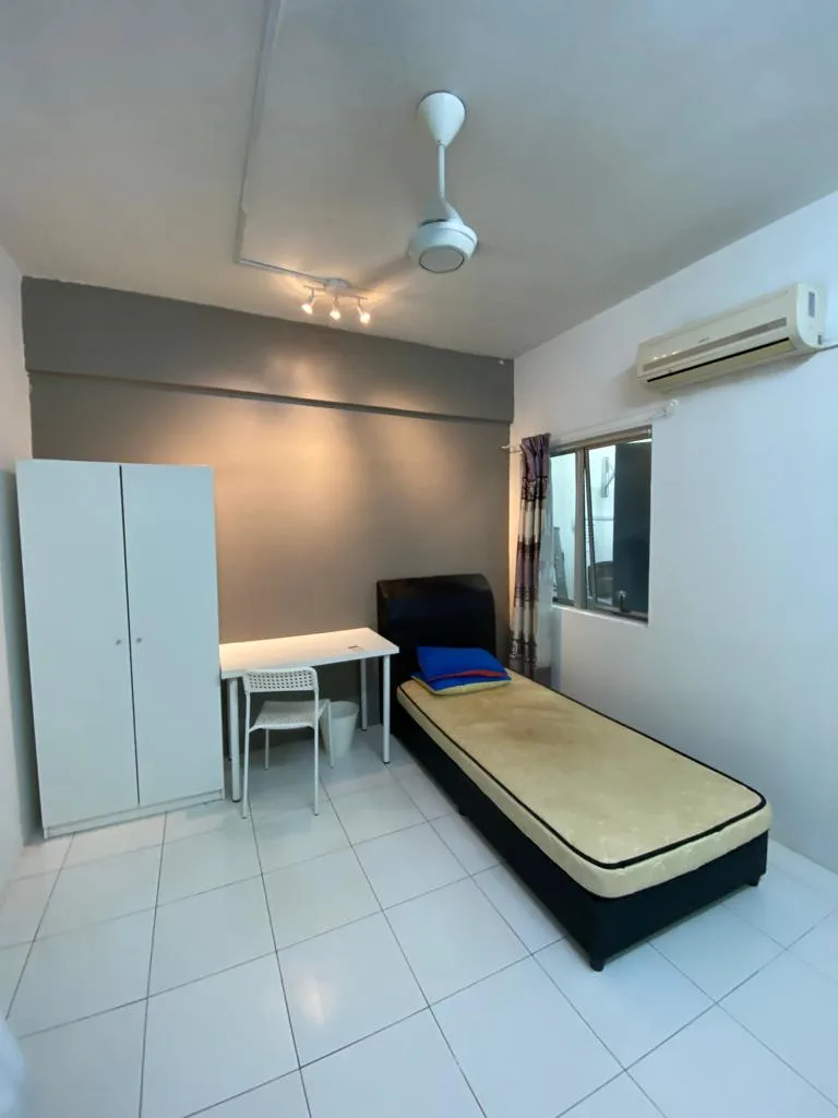 ROOM 2 - RoomGrabs