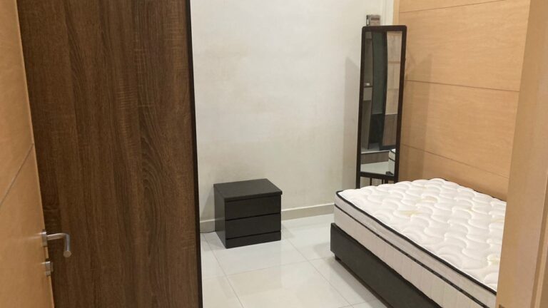 Room E | RoomGrabs